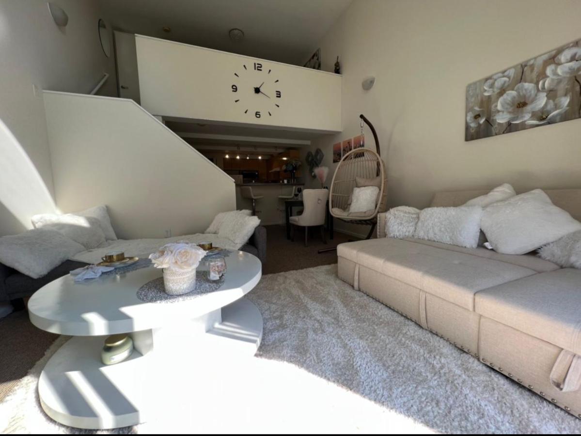 Cozy Downtown Condo Retreat With Space Needle View Seattle Buitenkant foto